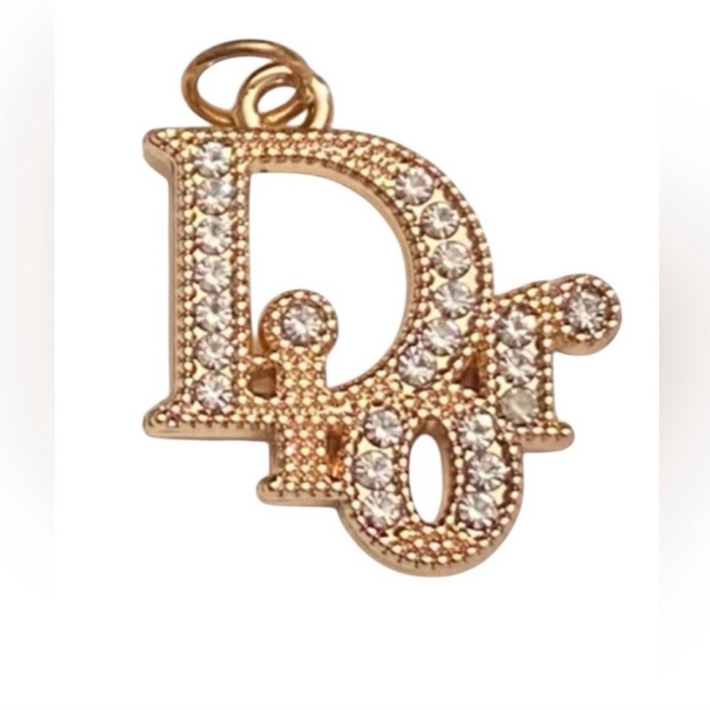 Dior Pendant Charm on unbranded chain-no callouts